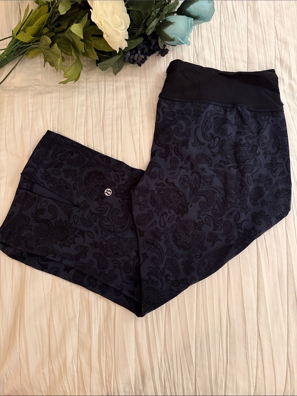 Lululemon Black & Navy Paisley Patterned Capri Leggings